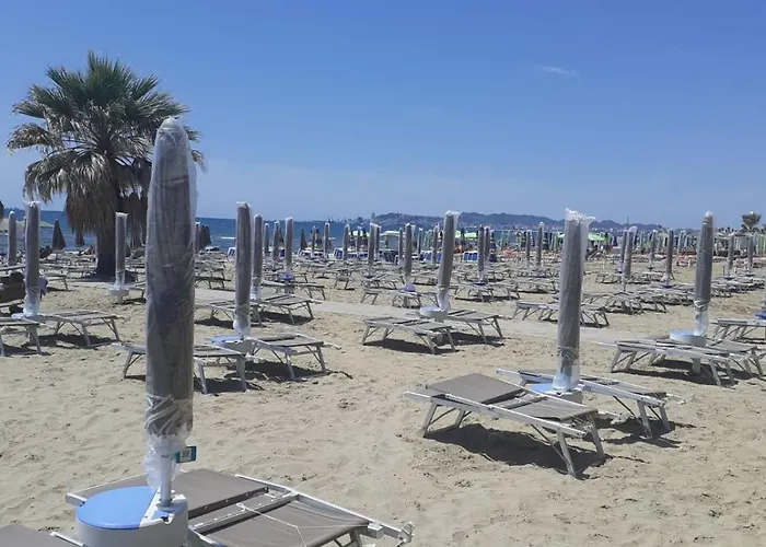 Seaside In Shkembi Kavajes *